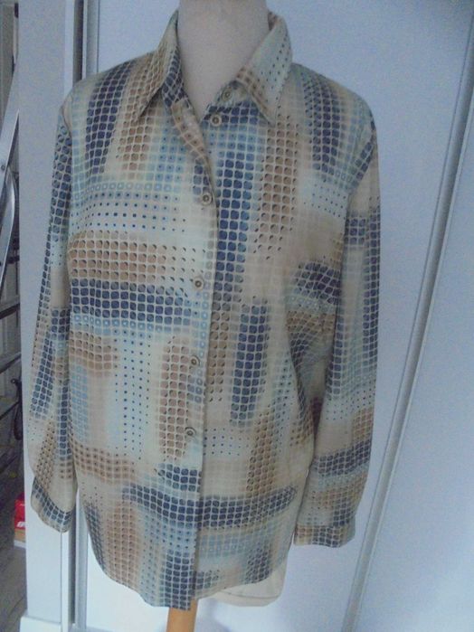 elegancka bluzka w roz50/52/ koszulowa