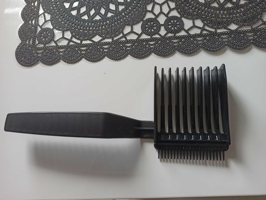 Grzebień fryzjerski do cieniowania włosów