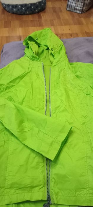 Віддам вітровку на зріст 140 см