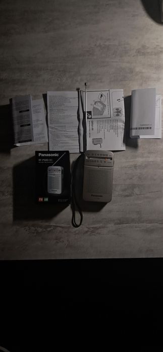 Компактний приймач АМ Panasonic RF-P50D