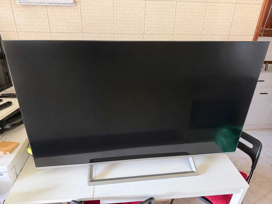 Televisor Hisense H50B7500 UHD 50'' (Bom estado)