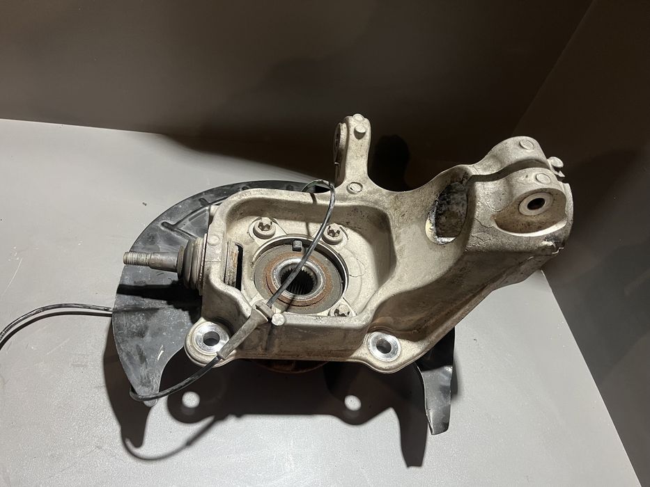 Поворотный кулак цапфа jeep cherokee kl 3.2 2018 2022 trailhawk 9.5 м