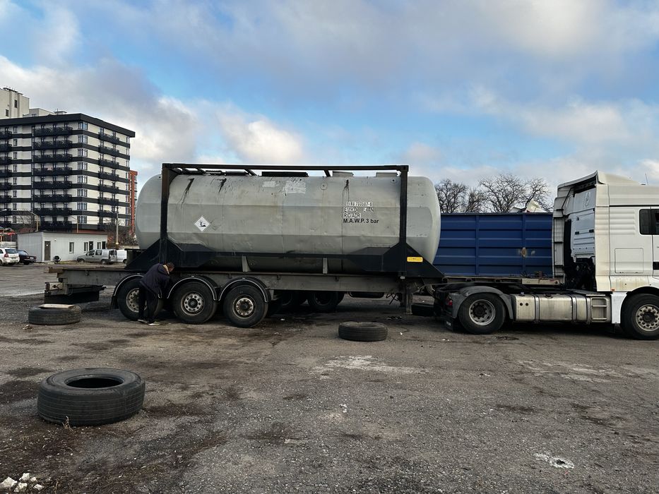 Продам танк контейнер цистерна