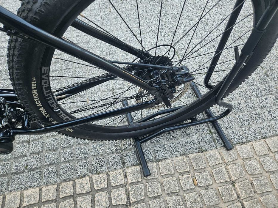 Bicicleta BTT Cloot preta