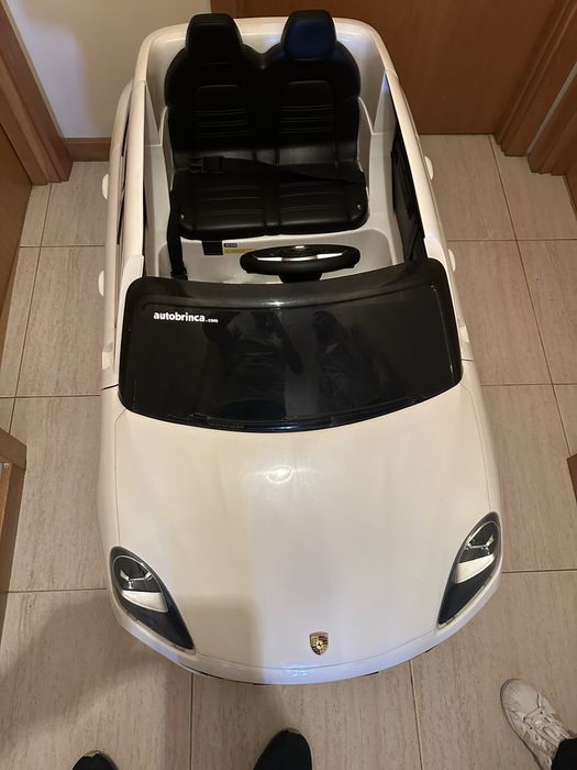 Carro a bateria como novo pouco uso