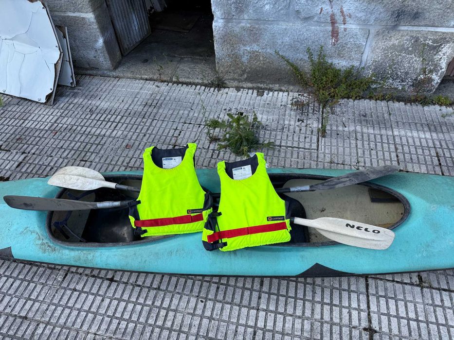 Kayak Nelo de 2 Lugares, 2 pagaias, 2 coletes