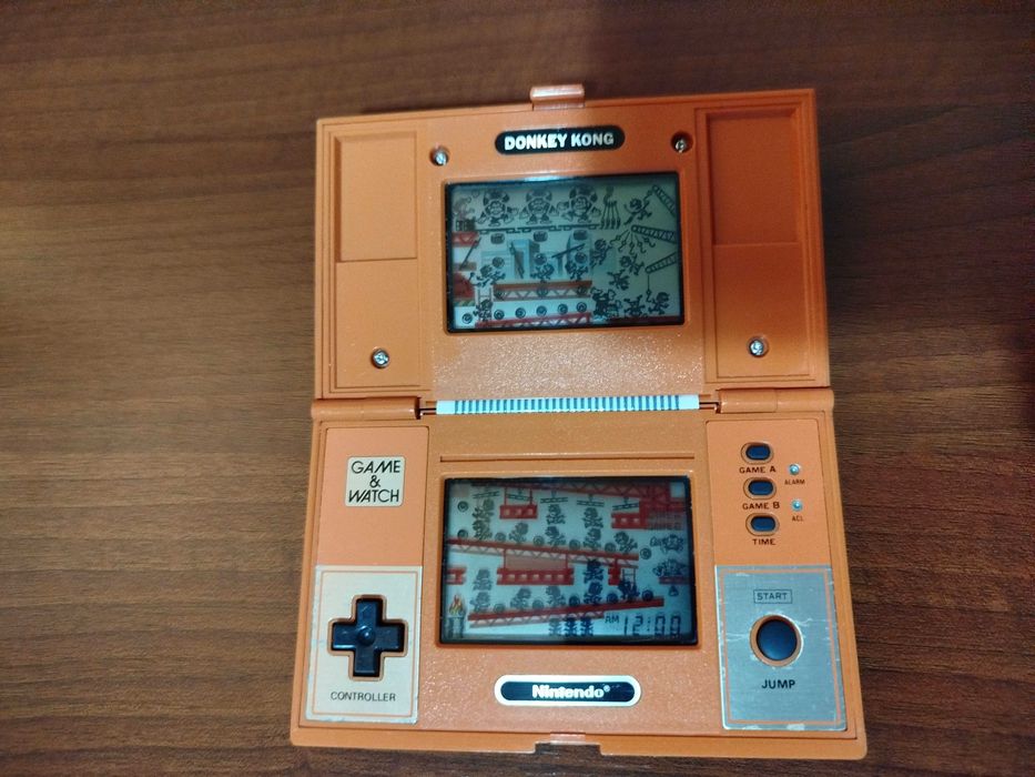 Nintendo Game & Watch Donkey Kong DK-52 1982
