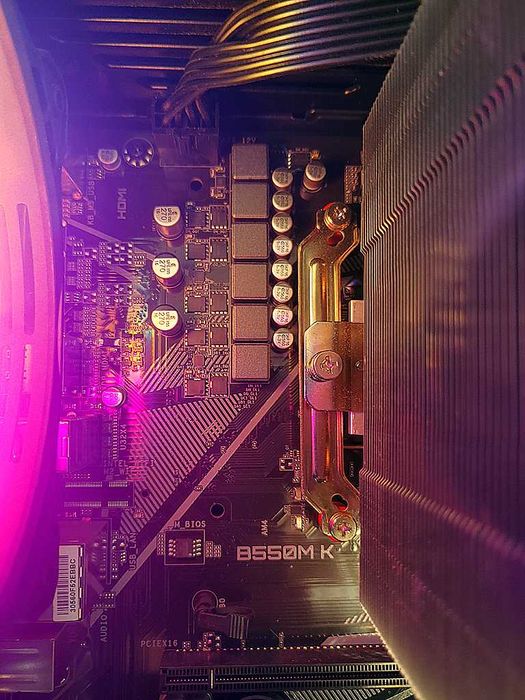 (зарезервовано) Ryzen 5600G + B550 + SSD 256 Gb + RAM 16 Gb + Aerocool CS-107-A-V2 600W