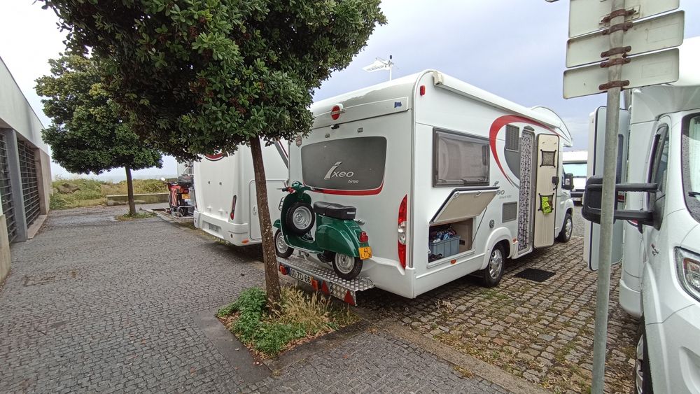 BURSTNER ixeo  695 cama fixa e cama basculante