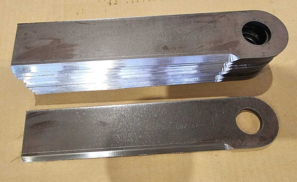 Nóż podcinacza przystawki do kukurydzy 220x60x6  Hardox OROS CLAAS