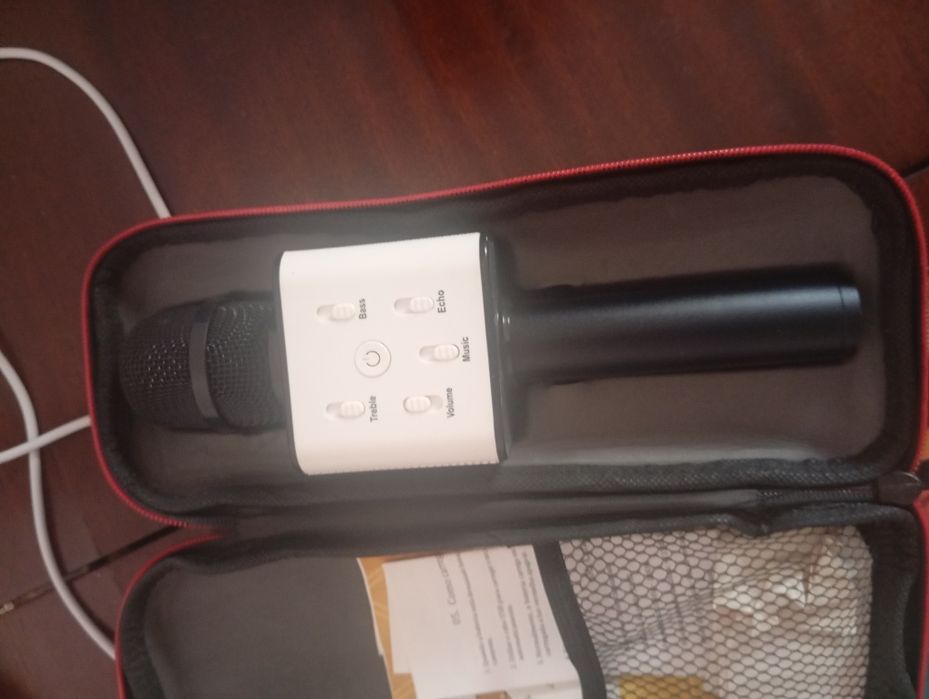 microfone de karaoke portátil sem fios com altifalante Bluetooth