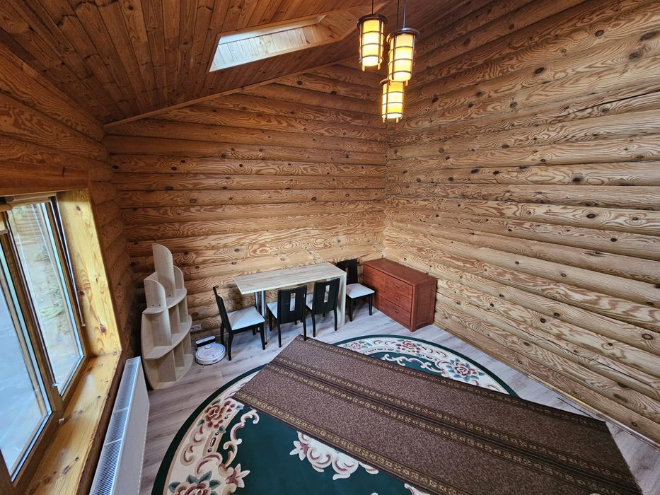 Будинок зі зрубу+гостьовий будинок,15 соток