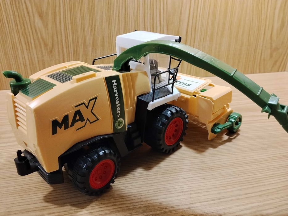 Зерноуборочный комбайн с жаткой 24,5 см инерция подвижные детали