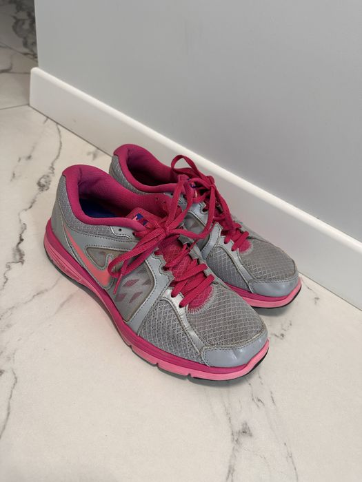 Кросівки Nike жіночі, розмір 41 (26.5 см), оригінал