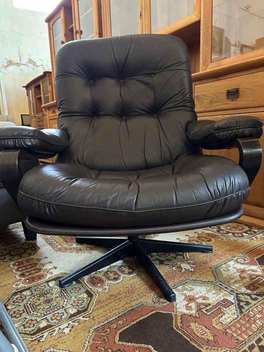 Skórzany  obrotowy fotel vintage