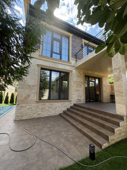 Новый дом из красного кирпича! 7 ст.Б.Фонтана