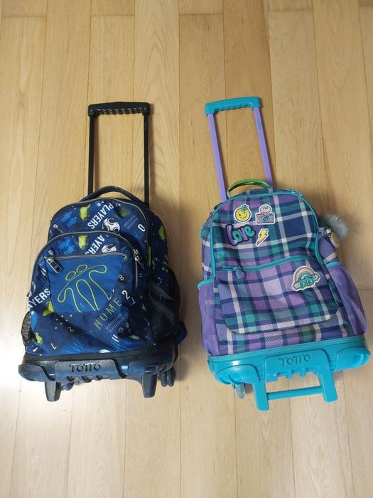 Mochila escolar marca Totto