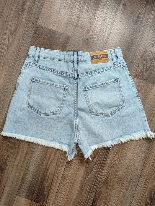 Шорты б/у размер 28