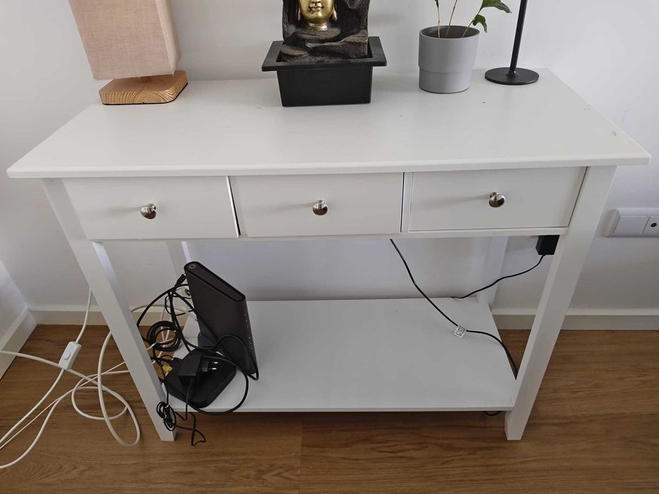 Mesa de sala branca