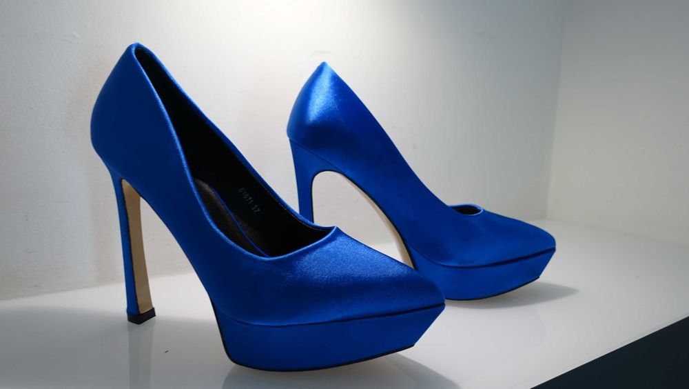 Bella Star sexi niebieskie satynowe szpilki platformy , rozmiar 37 obcas 13cm platforma 3cm