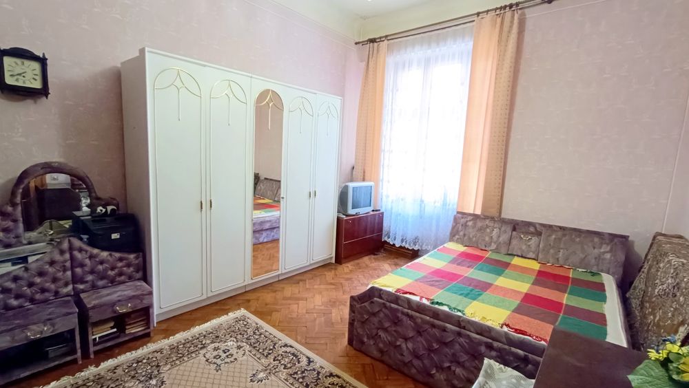 Продається 4 км квартира ( 132,3м.) навпроти облдержадміністрації