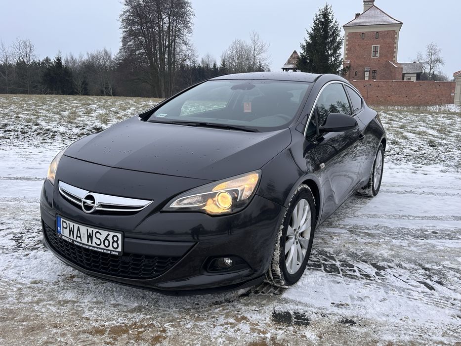 Opel Astra GTC.