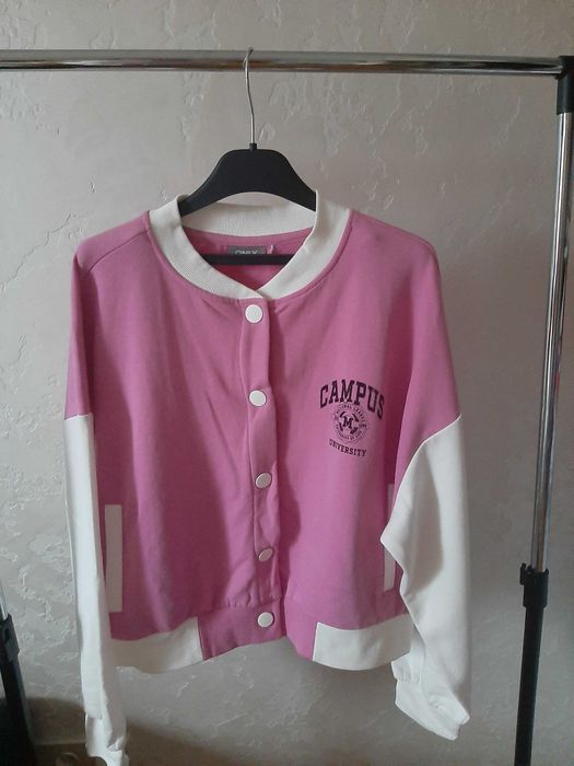 Бомбер жіночій на легкому утепленні