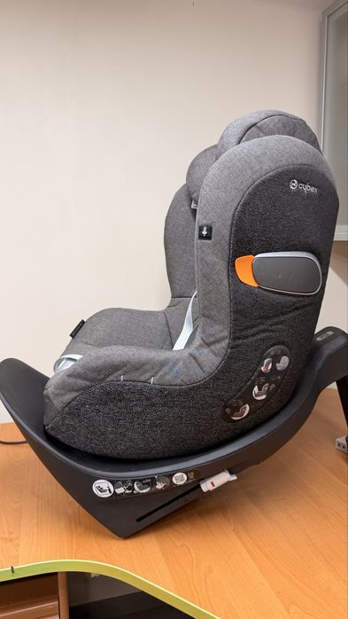 Автокрісло Cybex
