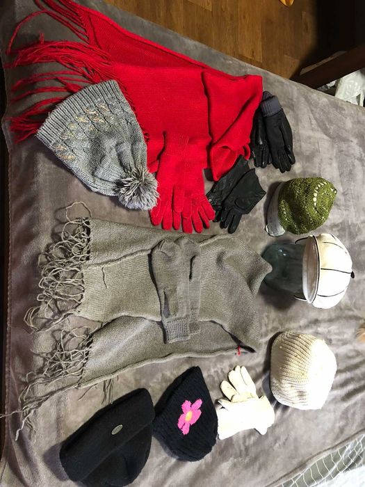 шапки, шарфы, перчатки, рукавички вязанные, парик