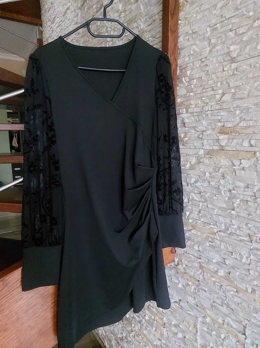 Czarna sukienka rozmiar M