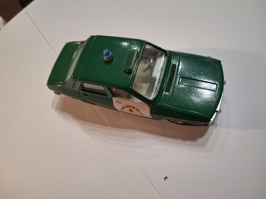 Pilen miniatura policia guardia civil renault 12