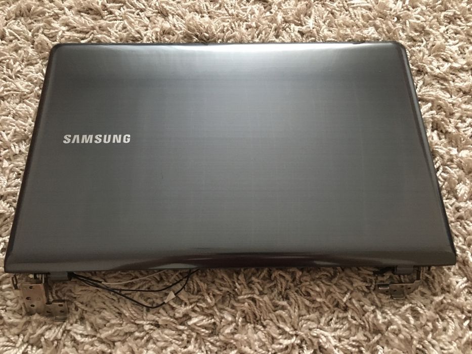 Матрица крышка петли samsung np350v5c в сборе