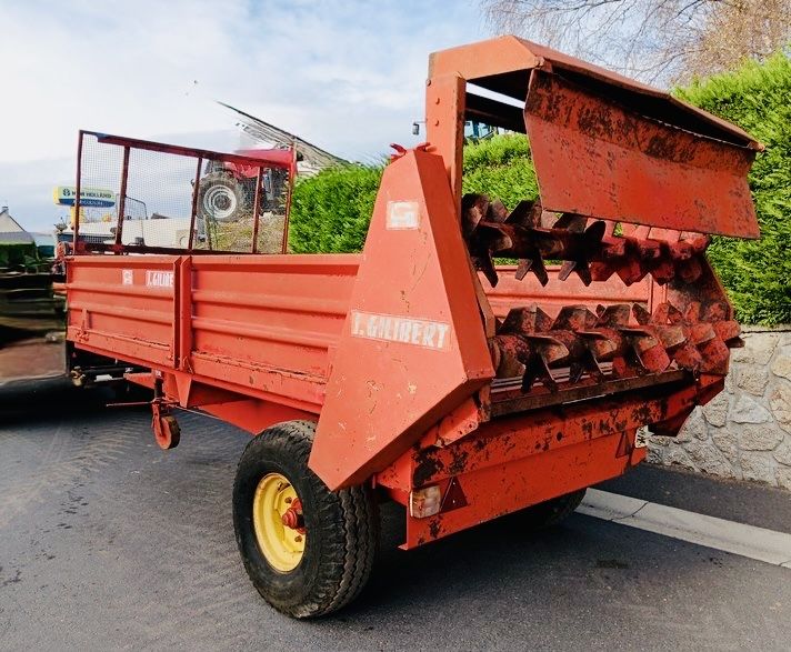 reboque espalhador de estrume