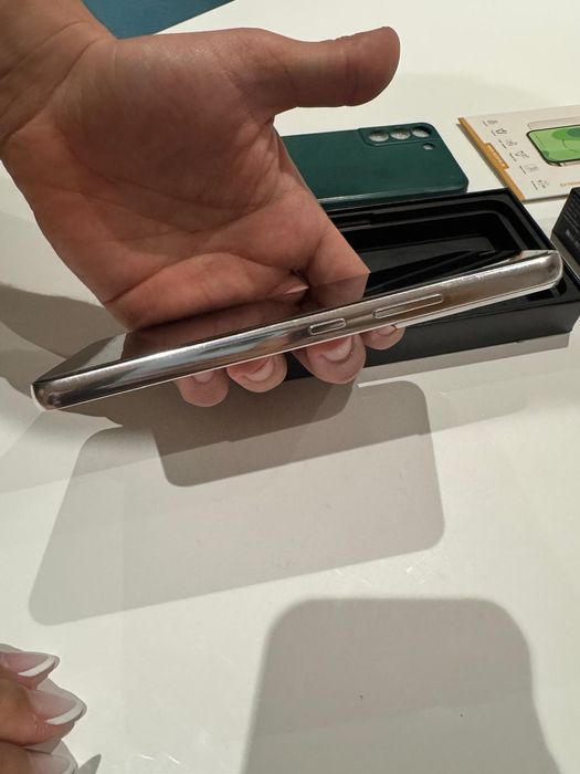 Samsung S22, 256Gb + Extras