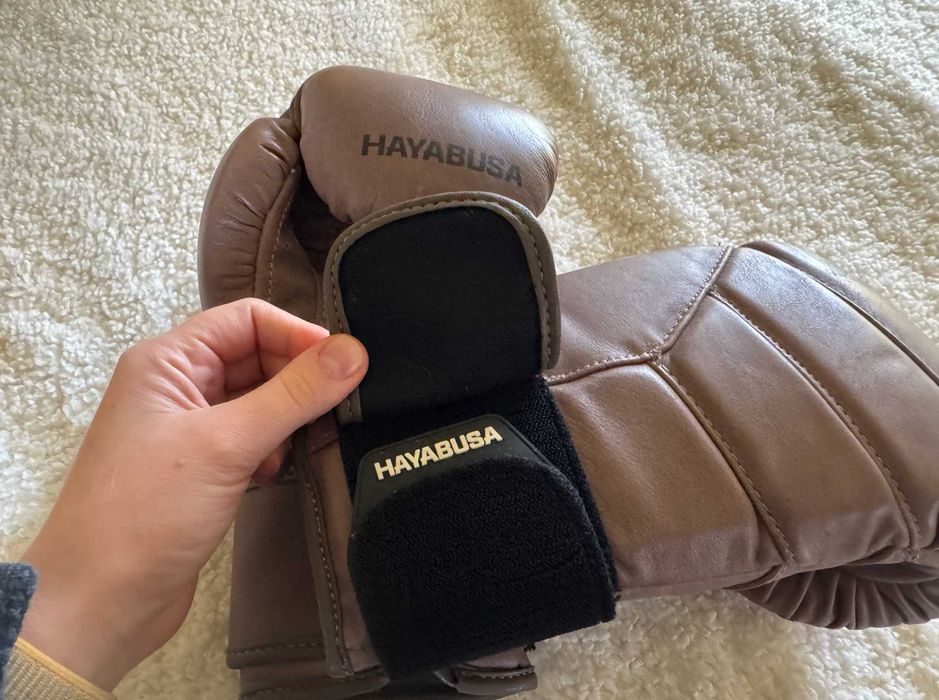 Hayabusa Tokushu Boxing Gloves 16 oz - Unused