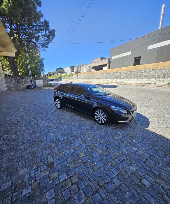 Volvo V40 1.6 diesel aceito troca por mota foto 3