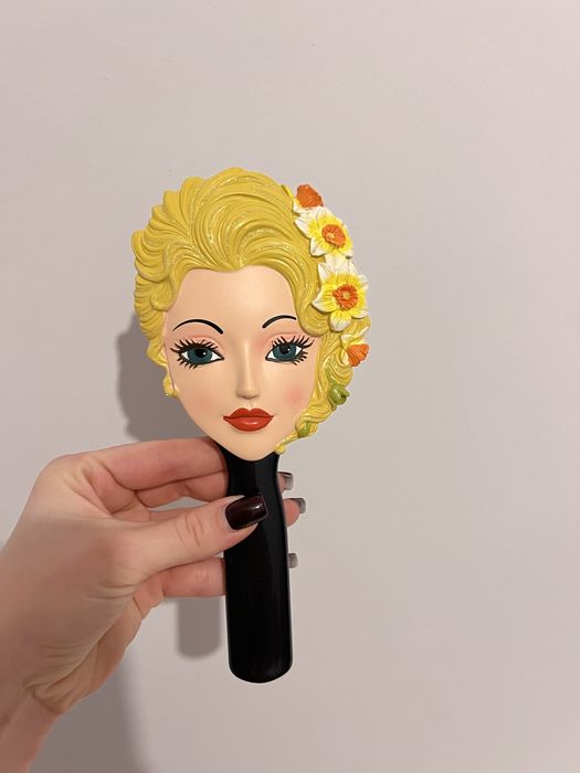 Nowa, designerska szczotka do włosów. Idealna na prezent!
