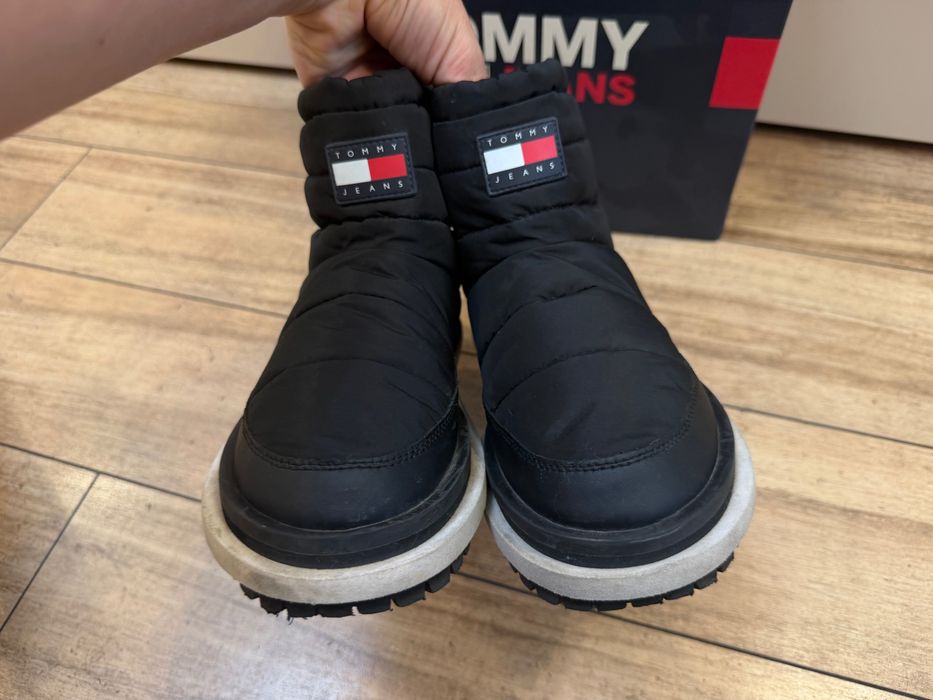Зимові чоботи дутики Tommy Jeans TJW PADDED FLAT BOOT
