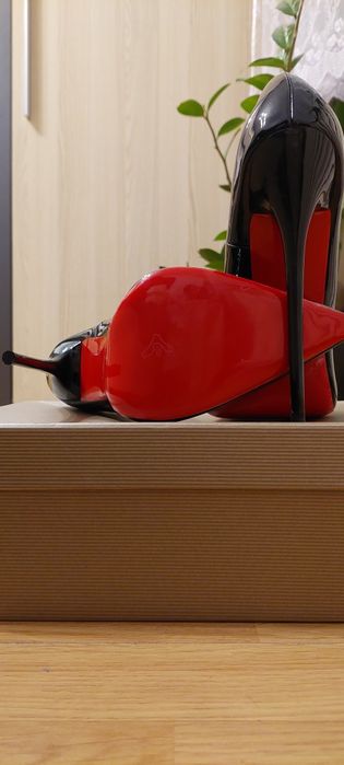 Czarne wysokie szpilki