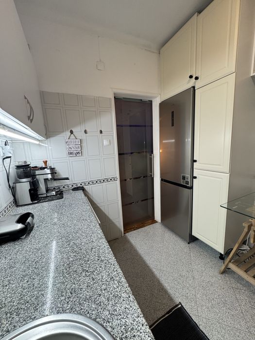Quarto para arrendar na Amora, Seixal