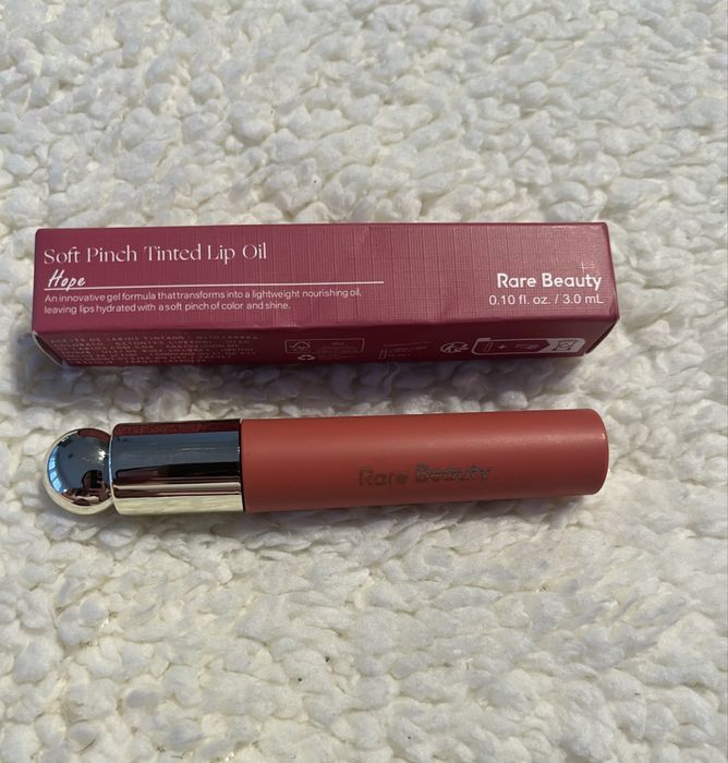 Rare Beauty Soft Pinch Tinted Lip Oil błyszczyk olejek do ust Hope