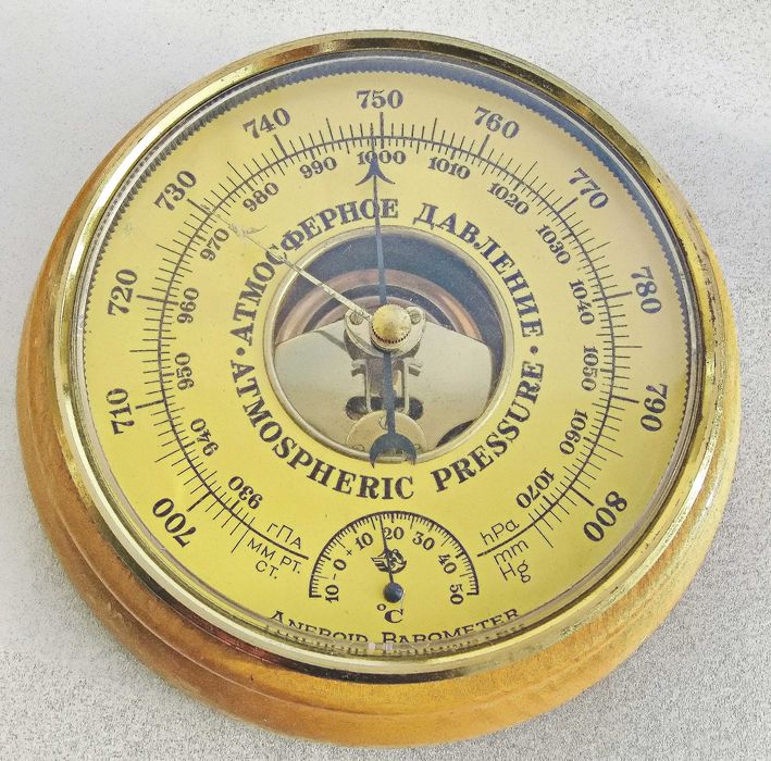 Барометр-анероид  с термометром УТЁС.