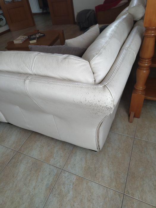 Sofá de canto em pele