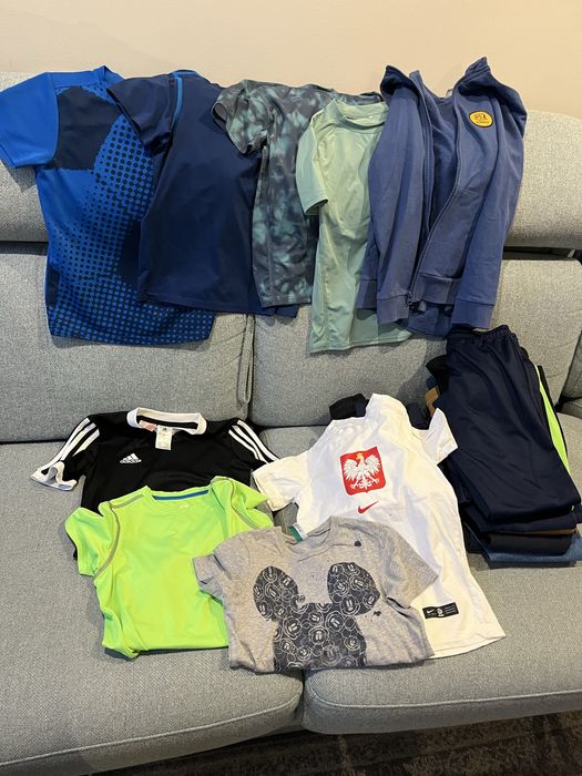 Zwstaw ubrań dla chlopca 122/128