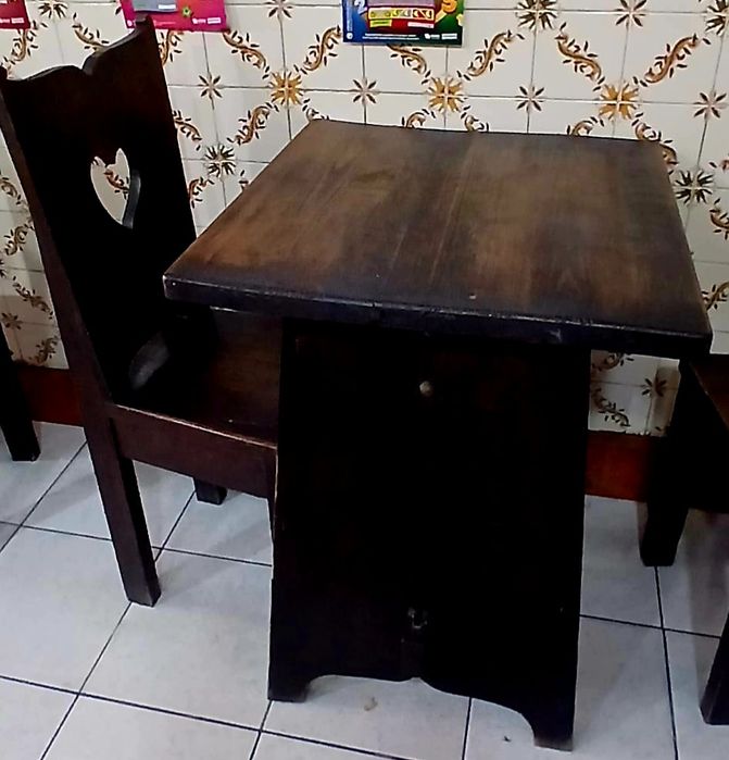 Mesas e Cadeiras
