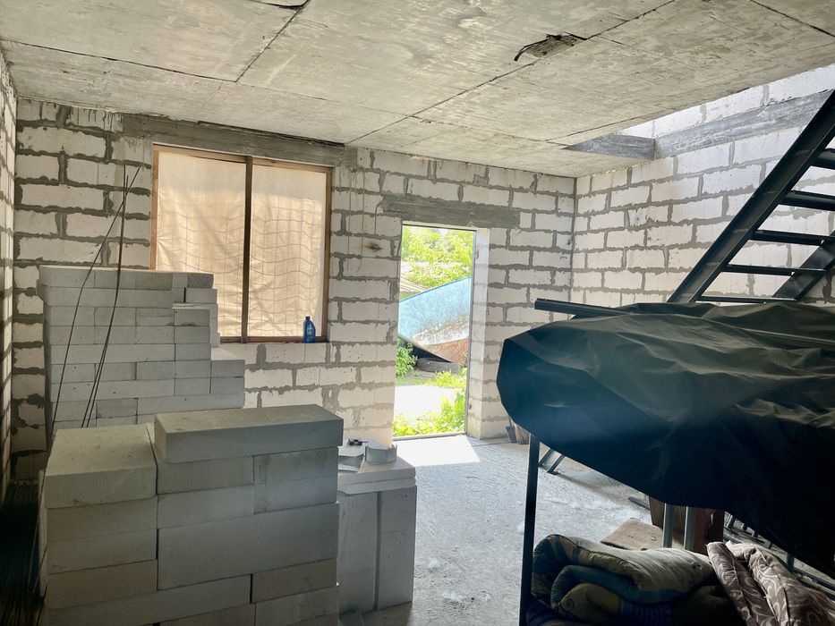 Продам ангар 180 м2. + офис 70 м2., (общая 250 м2.) ул. Белецкого, 38