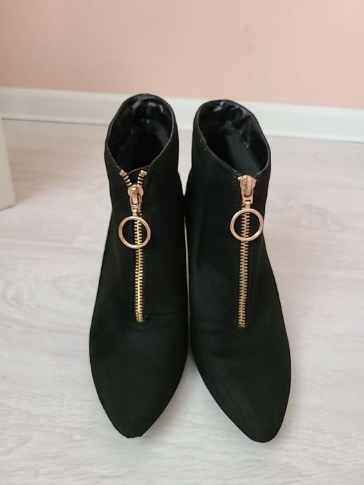 Батильоны 36/ 36,5 размер.