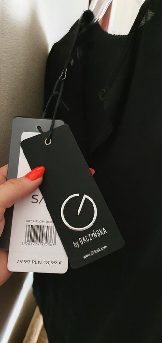 Nowa elegancka bluzka