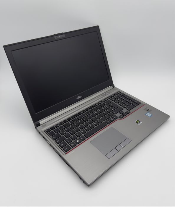 Fujitsu Celsius H770 | Xeon E3-1505M | 32GB| 512GB SSD| 1 ANO GARANTIA