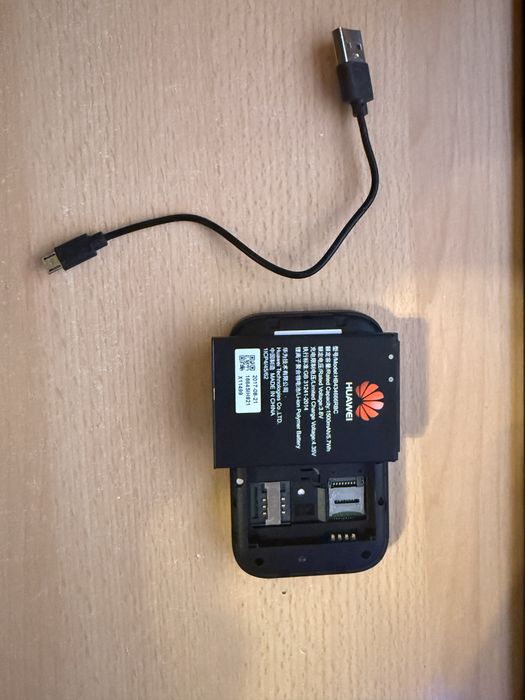 Mobilny router modem Wi-fi 4g LTE Huawei+ jeden modem gratis (biały)